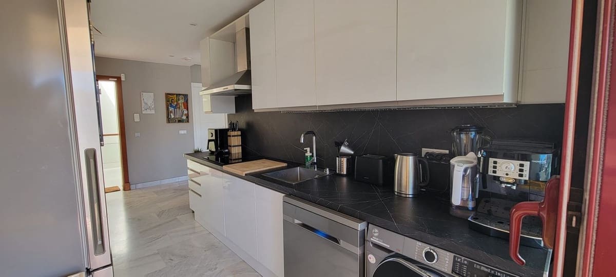 Ático de 3 habitaciones en Benahavís en venta con piscina garaje - 300.000 € (Ref: 9652654)