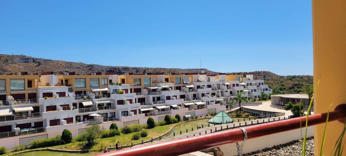 Ático de 3 habitaciones en Benahavís en venta con piscina garaje - 300.000 € (Ref: 9652654)