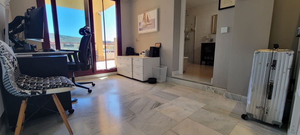 Ático de 3 habitaciones en Benahavís en venta con piscina garaje - 300.000 € (Ref: 9652654)