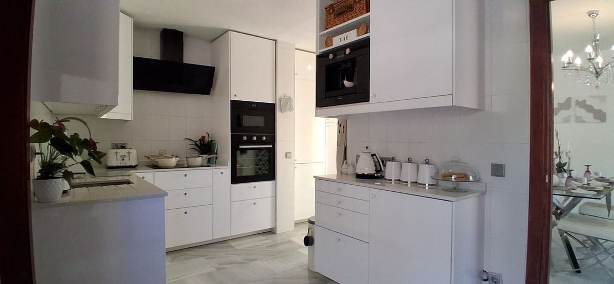3 soveværelse Villa til salg i Benahavis med swimmingpool garage - € 535.000 (Ref: 9652764)