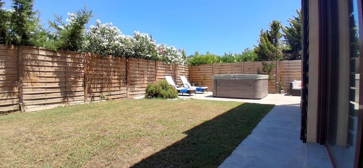 3 soveværelse Villa til salg i Benahavis med swimmingpool garage - € 535.000 (Ref: 9652764)