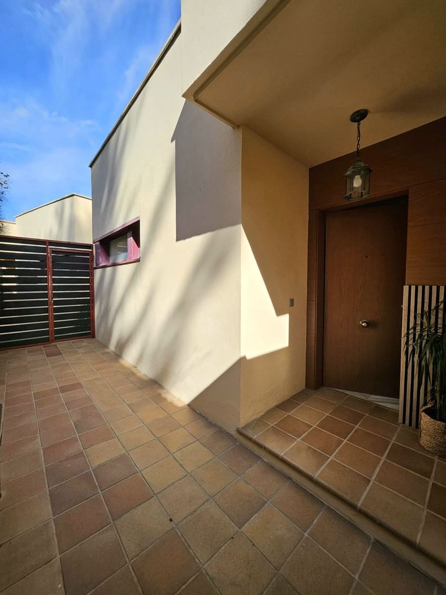 3 soveværelse Villa til salg i Benahavis med swimmingpool garage - € 535.000 (Ref: 9652764)