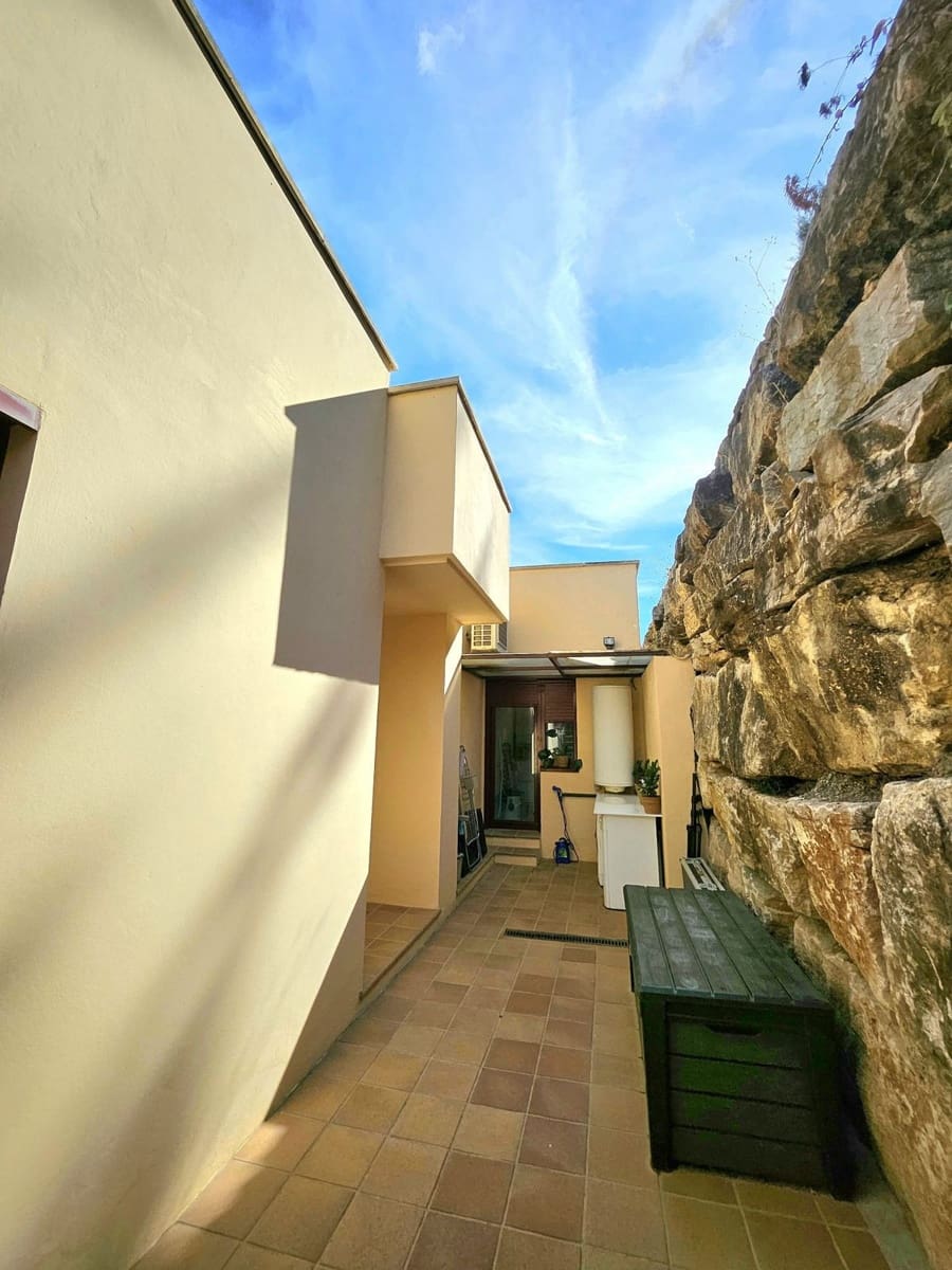 3 soveværelse Villa til salg i Benahavis med swimmingpool garage - € 535.000 (Ref: 9652764)