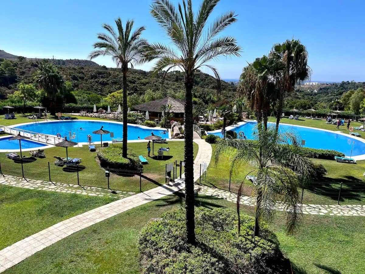 1 sovrum Lägenhet till salu i Benahavis med pool garage - 225 000 € (Ref: 9652765)