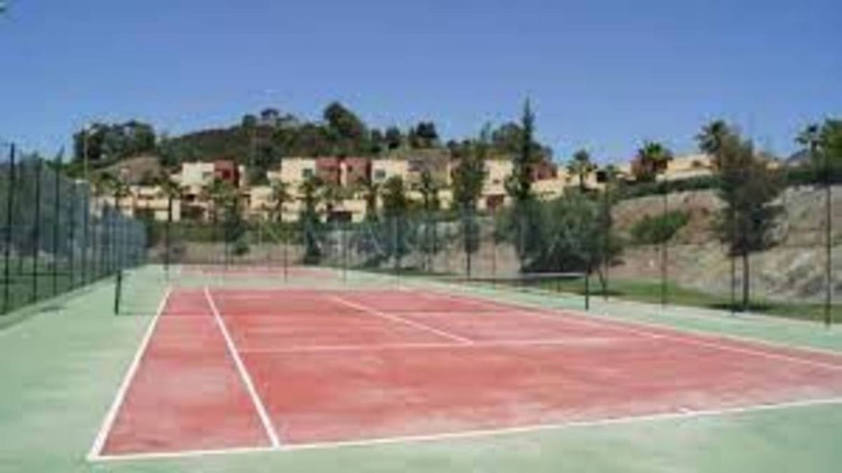 1 sovrum Lägenhet till salu i Benahavis med pool garage - 225 000 € (Ref: 9652765)