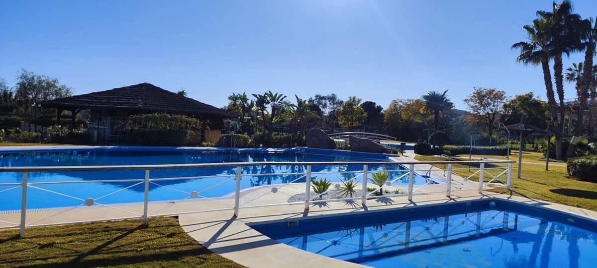 1 sovrum Lägenhet till salu i Benahavis med pool garage - 225 000 € (Ref: 9652765)