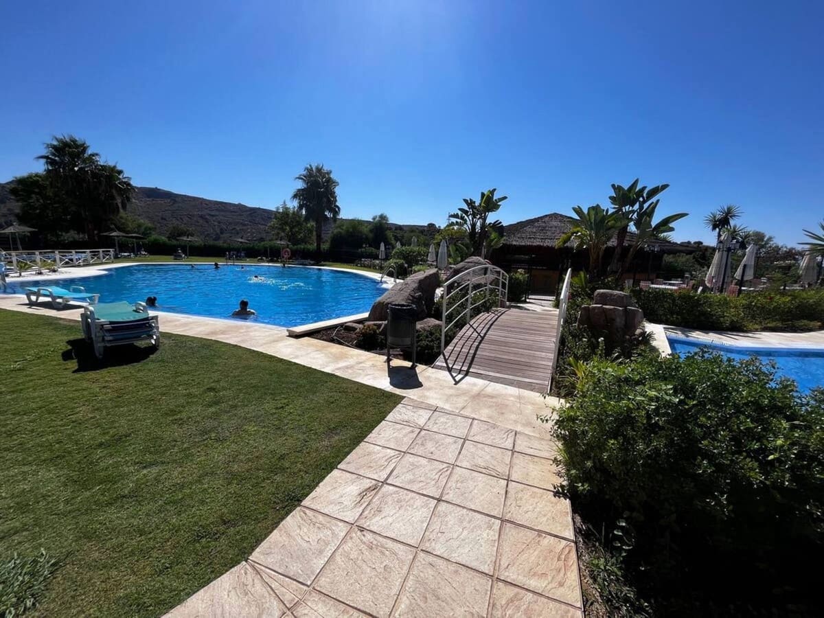 1 sovrum Lägenhet till salu i Benahavis med pool garage - 225 000 € (Ref: 9652765)