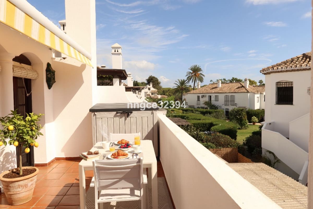 2 camera da letto Attico in vendita in New Golden Mile con piscina garage - 359.900 € (Rif: 9670169)