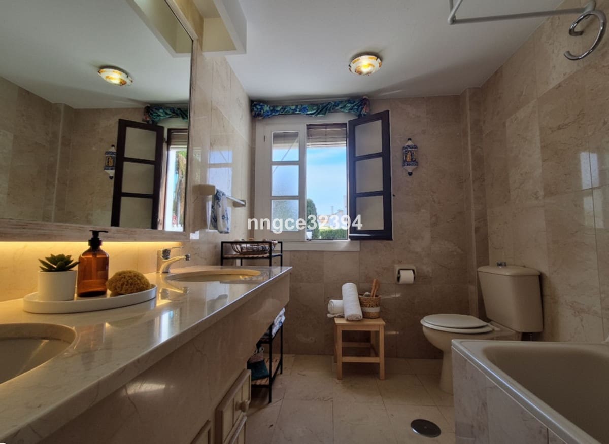 2 camera da letto Attico in vendita in New Golden Mile con piscina garage - 359.900 € (Rif: 9670169)