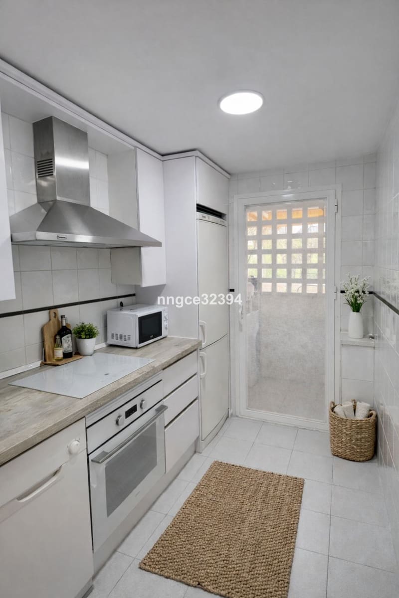 1 makuuhuone Huoneisto myytävänä paikassa Nueva Andalucia mukana uima-altaan 
autotalli - 329 900 € (Ref: 9670173)