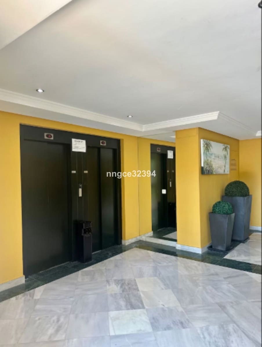 1 makuuhuone Huoneisto myytävänä paikassa Nueva Andalucia mukana uima-altaan 
autotalli - 329 900 € (Ref: 9670173)