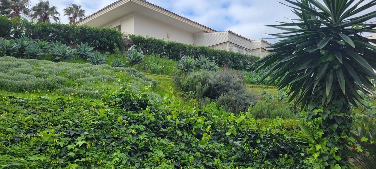 2 makuuhuone Huoneisto myytävänä paikassa Calahonda mukana uima-altaan 
autotalli - 329 000 € (Ref: 9677870)