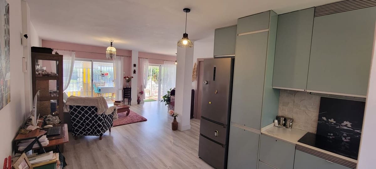 2 soveværelse Lejlighed til salg i Calahonda med swimmingpool - € 319.000 (Ref: 9677870)