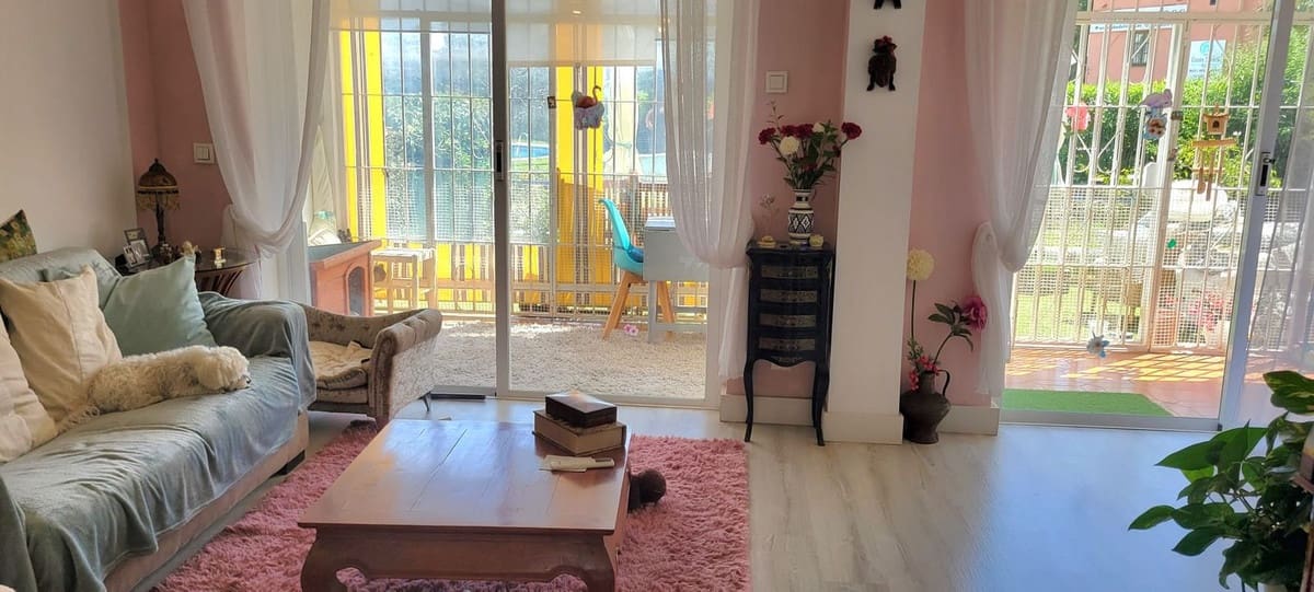 2 soveværelse Lejlighed til salg i Calahonda med swimmingpool - € 319.000 (Ref: 9677870)