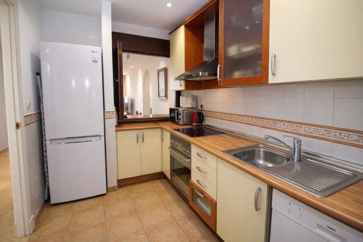 2 sypialnia Apartament na sprzedaż w Marbella z basenem garażem - 650 000 € (Ref: 9723826)