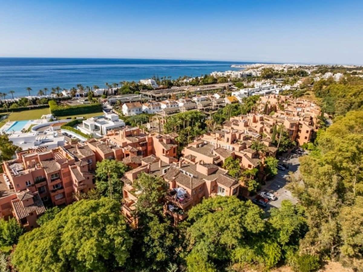 2 sypialnia Apartament na sprzedaż w Marbella z basenem garażem - 650 000 € (Ref: 9723826)