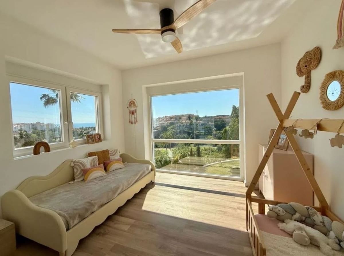 3 sypialnia Willa na sprzedaż w Mijas z basenem garażem - 1 320 000 € (Ref: 9764763)