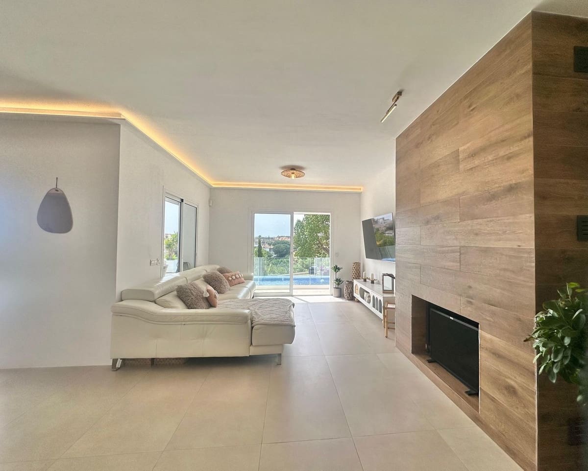 3 sypialnia Willa na sprzedaż w Mijas z basenem garażem - 1 320 000 € (Ref: 9764763)