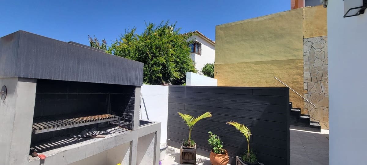 3 quarto Moradia para venda em El Faro com piscina garagem - 549 000 € (Ref: 9893205)