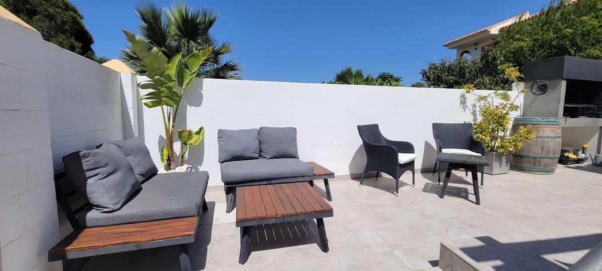 3 quarto Moradia para venda em El Faro com piscina garagem - 549 000 € (Ref: 9893205)