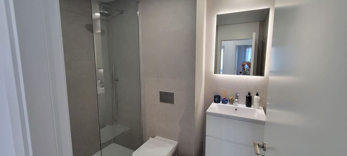 3 sypialnia Penthouse na sprzedaż w Los Monteros z basenem garażem - 679 000 € (Ref: 9929882)
