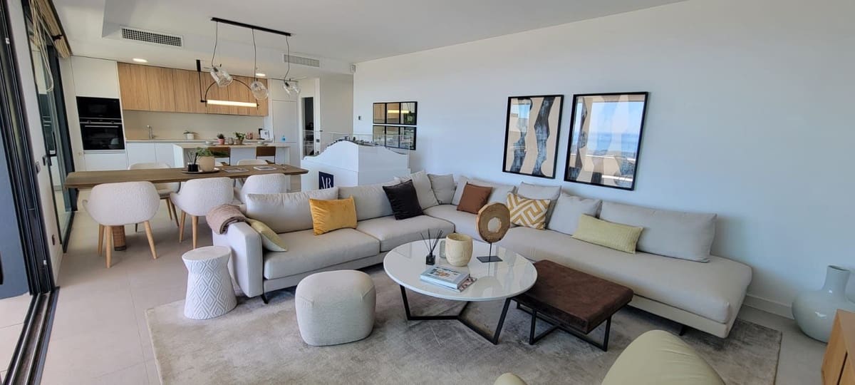 3 sypialnia Penthouse na sprzedaż w Los Monteros z basenem garażem - 679 000 € (Ref: 9929882)