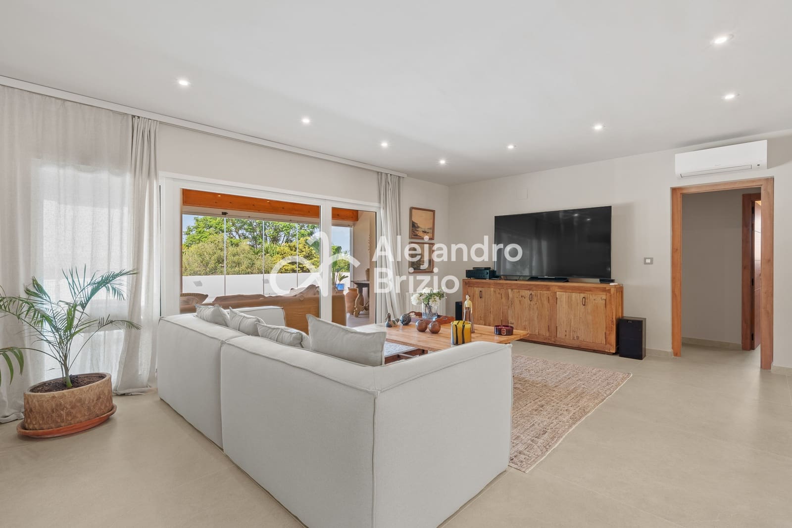 3 soveværelse Villa til salg i Denia med swimmingpool garage - € 1.390.000 (Ref: 9237064)