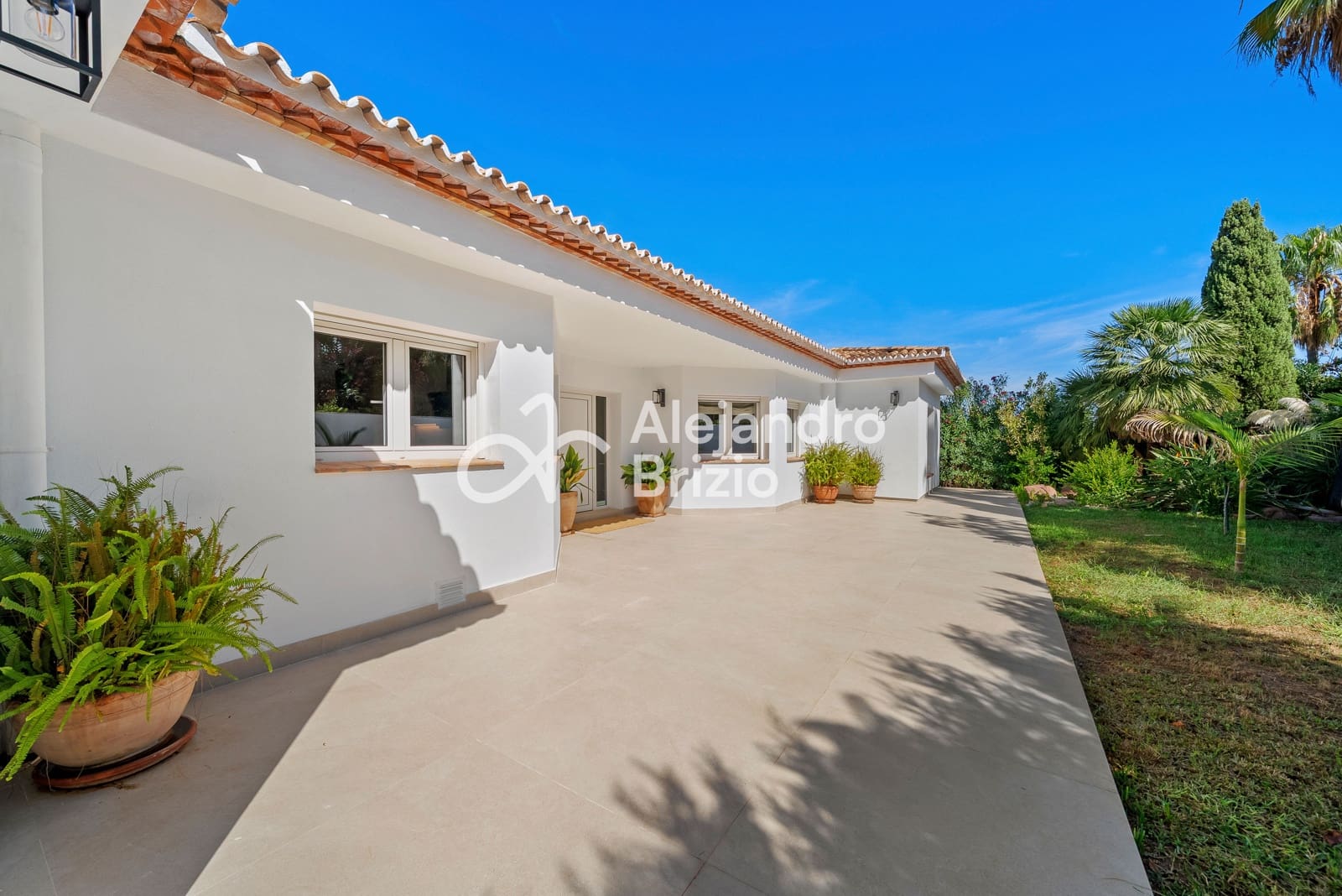 3 soveværelse Villa til salg i Denia med swimmingpool garage - € 1.390.000 (Ref: 9237064)