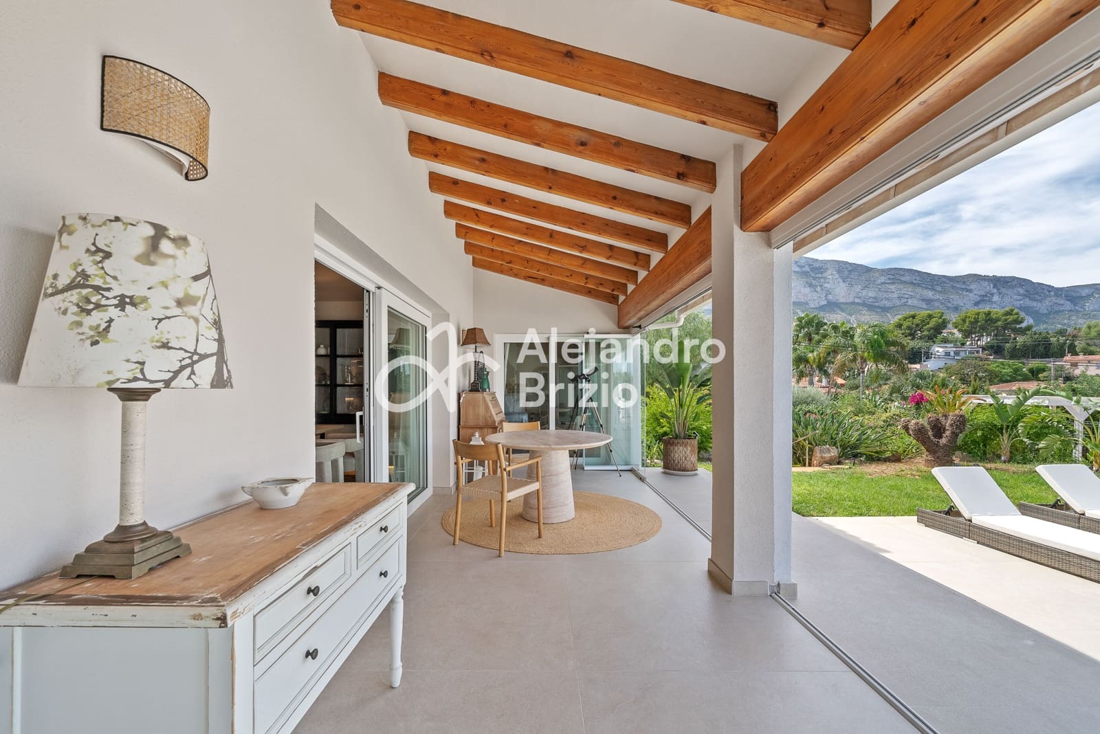 3 soveværelse Villa til salg i Denia med swimmingpool garage - € 1.390.000 (Ref: 9237064)
