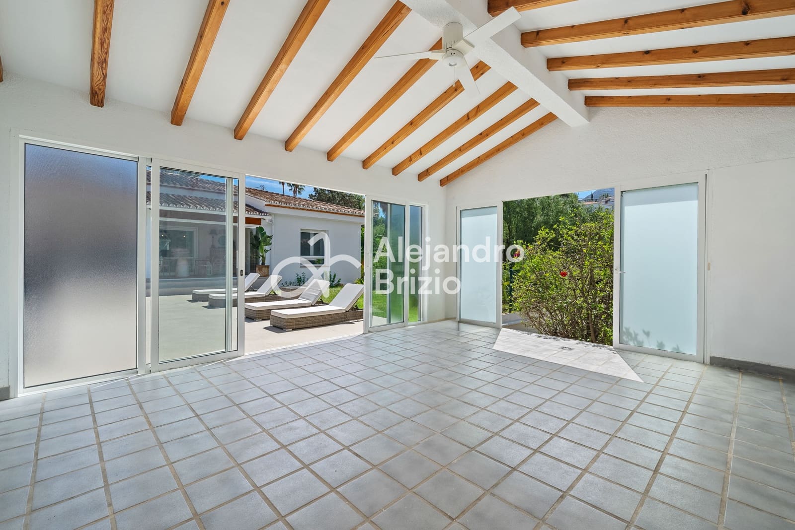 3 soveværelse Villa til salg i Denia med swimmingpool garage - € 1.390.000 (Ref: 9237064)