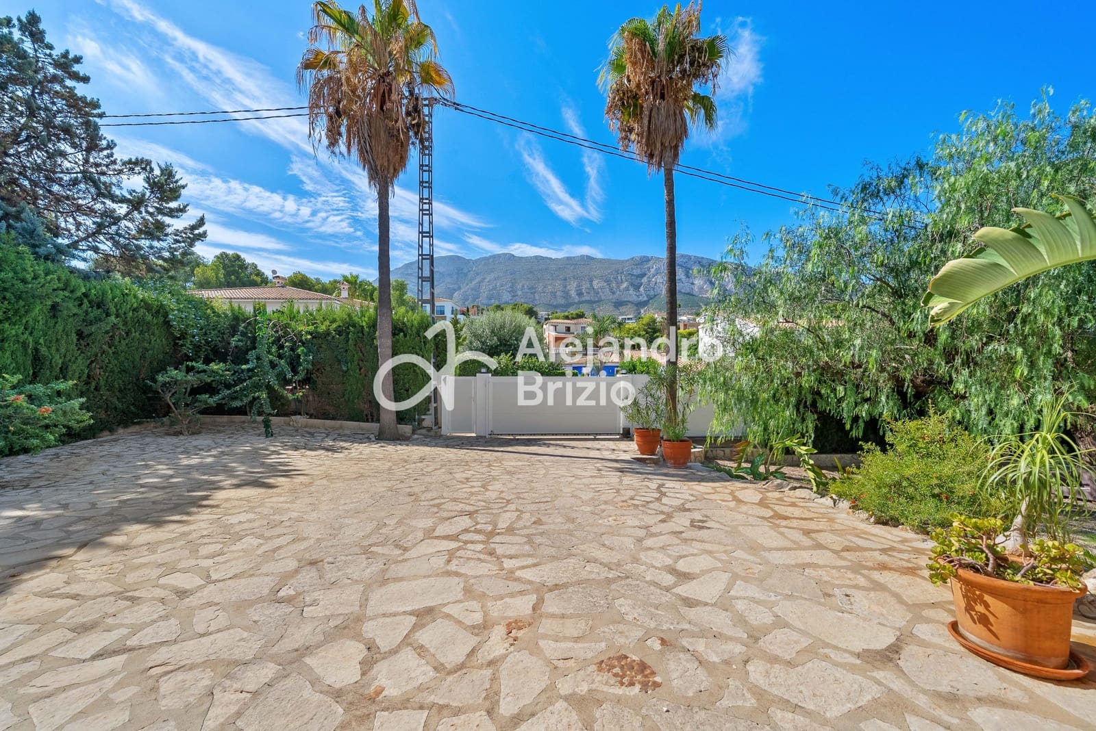 3 soveværelse Villa til salg i Denia med swimmingpool garage - € 1.390.000 (Ref: 9237064)