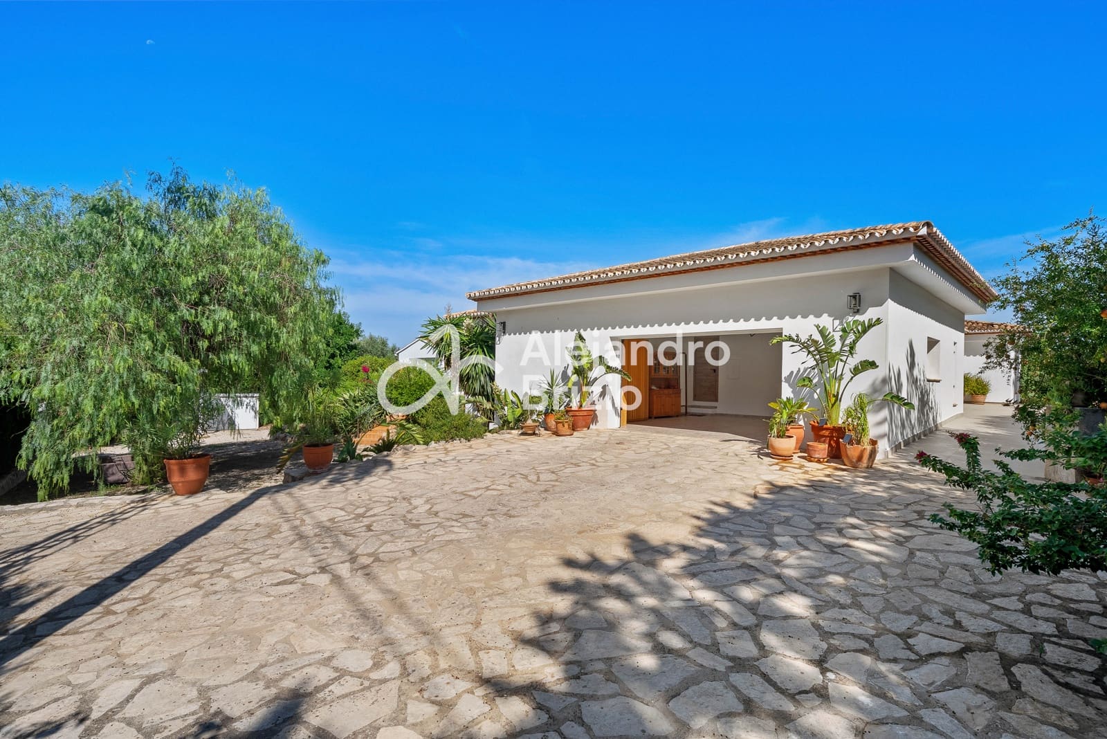 3 soveværelse Villa til salg i Denia med swimmingpool garage - € 1.390.000 (Ref: 9237064)
