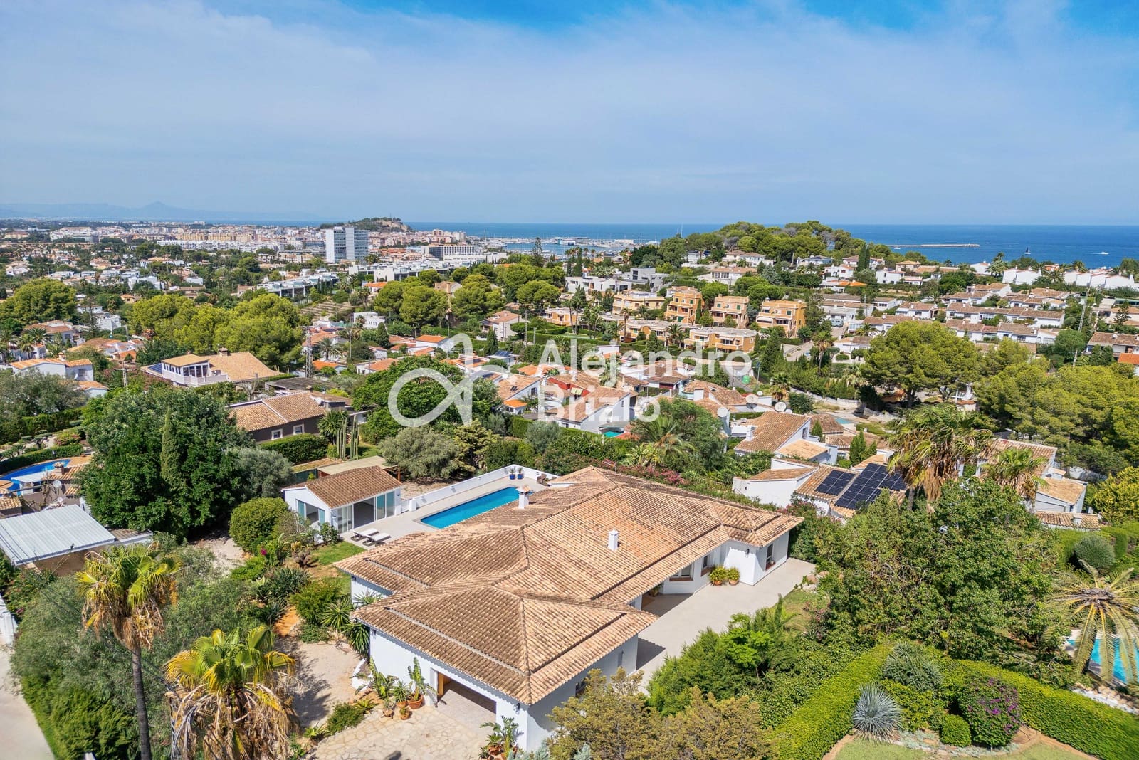 3 soveværelse Villa til salg i Denia med swimmingpool garage - € 1.390.000 (Ref: 9237064)
