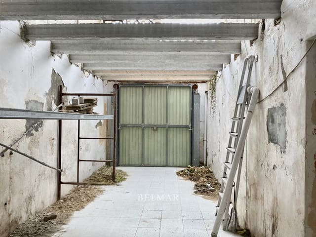 6 soveværelse Byhus til salg i Sant Llorenç des Cardassar med garage - € 315.000 (Ref: 8865630)