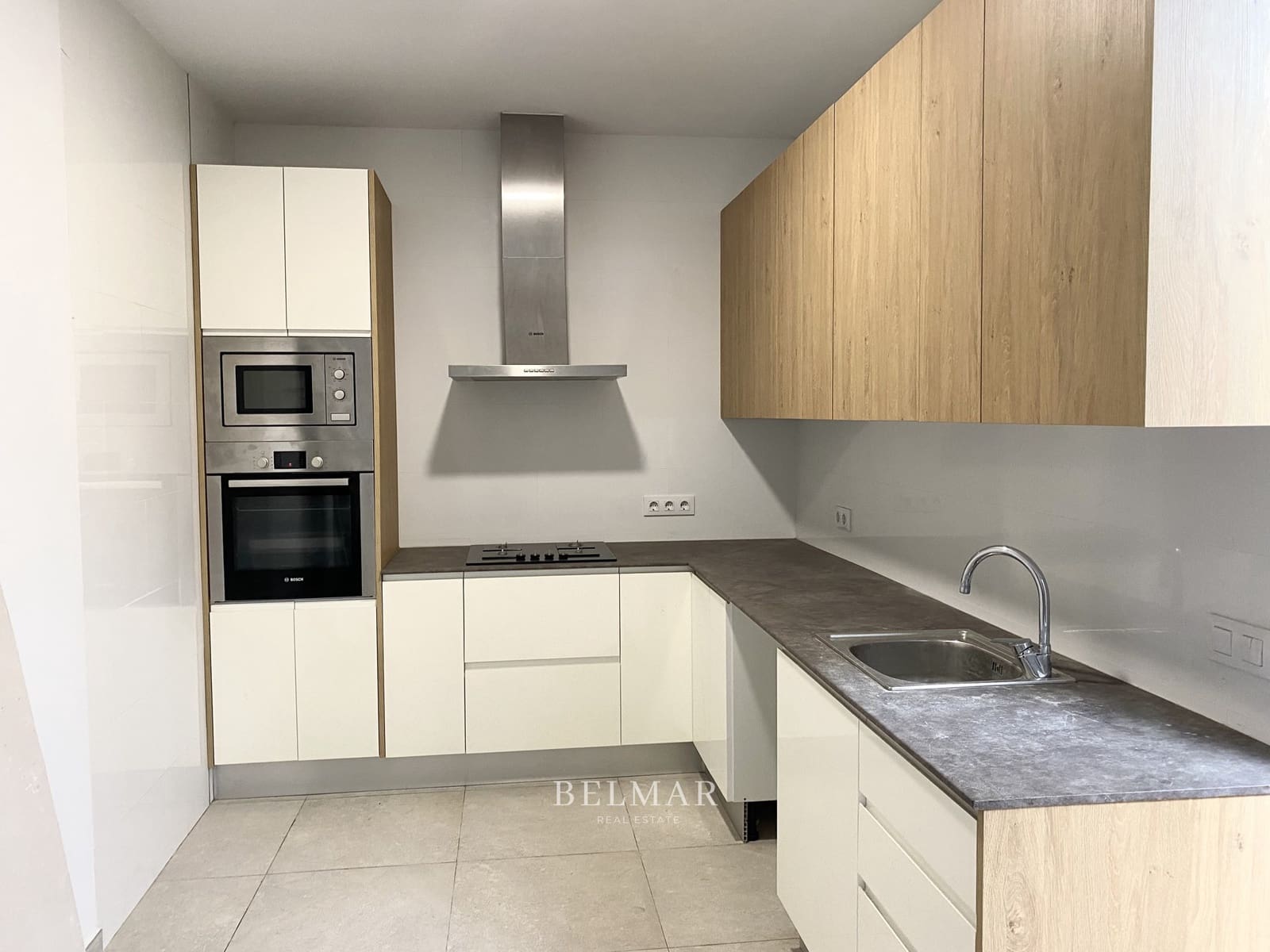 6 soveværelse Byhus til salg i Sant Llorenc des Cardassar med garage - € 315.000 (Ref: 8865630)