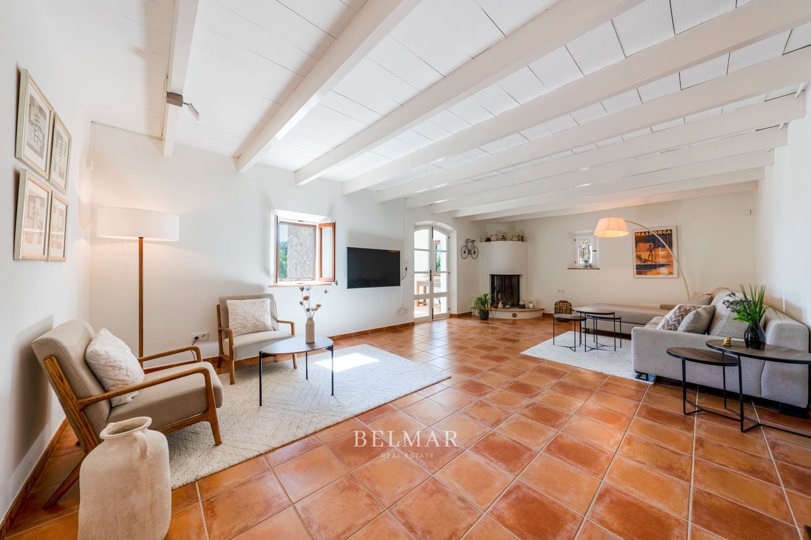 4 soveværelse Finca/Landehus til salg i Sineu med swimmingpool garage - € 1.850.000 (Ref: 8983543)