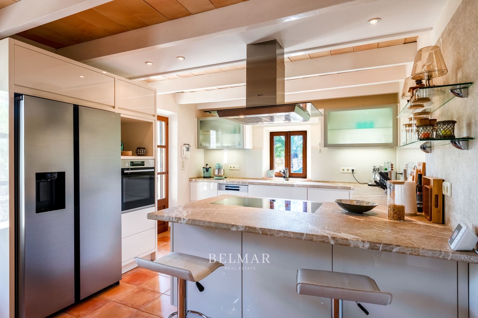 4 soveværelse Finca/Landehus til salg i Sineu med swimmingpool garage - € 1.850.000 (Ref: 8983543)