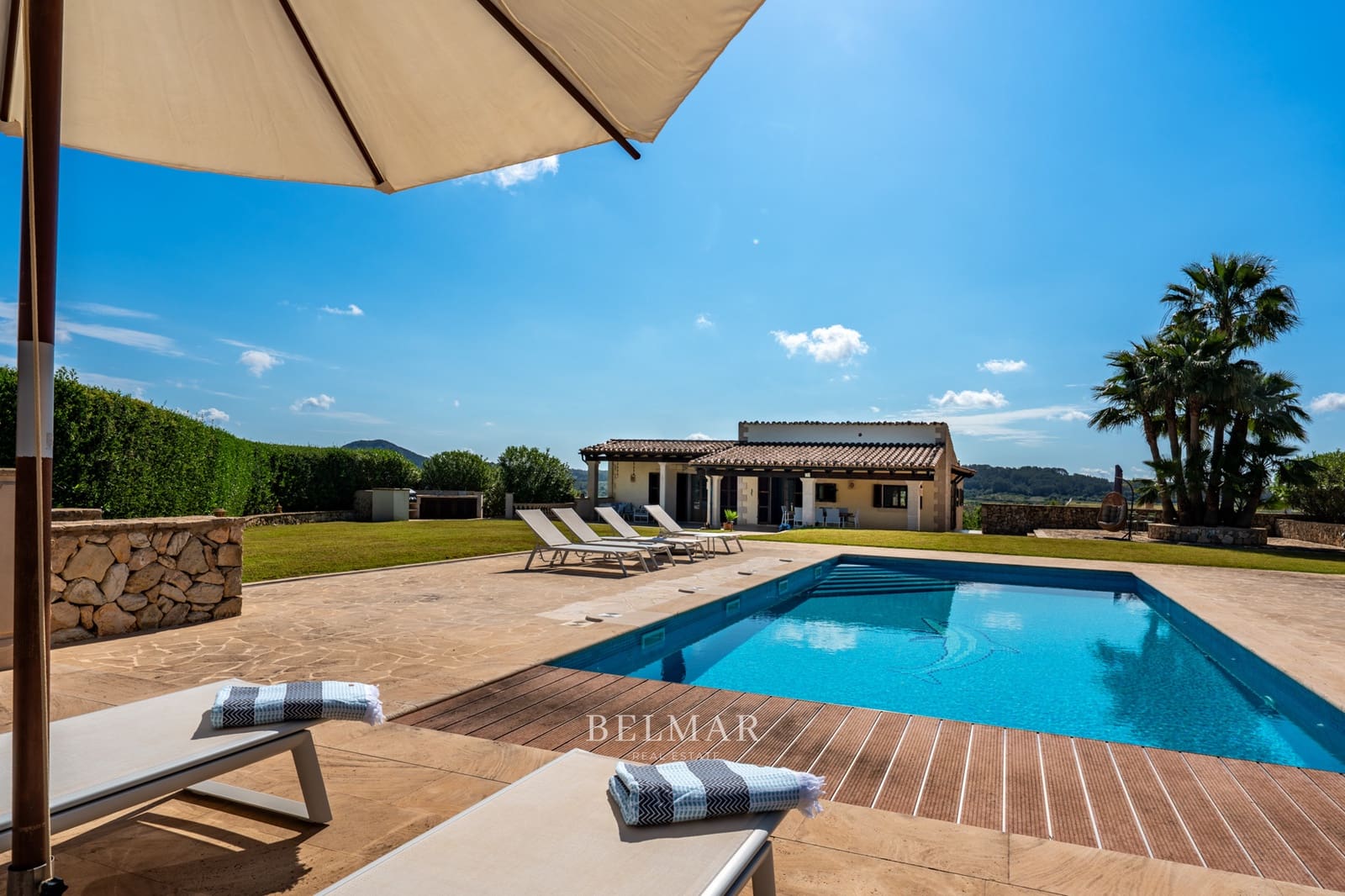 4 soveværelse Finca/Landehus til salg i Sineu med swimmingpool garage - € 1.850.000 (Ref: 8983543)