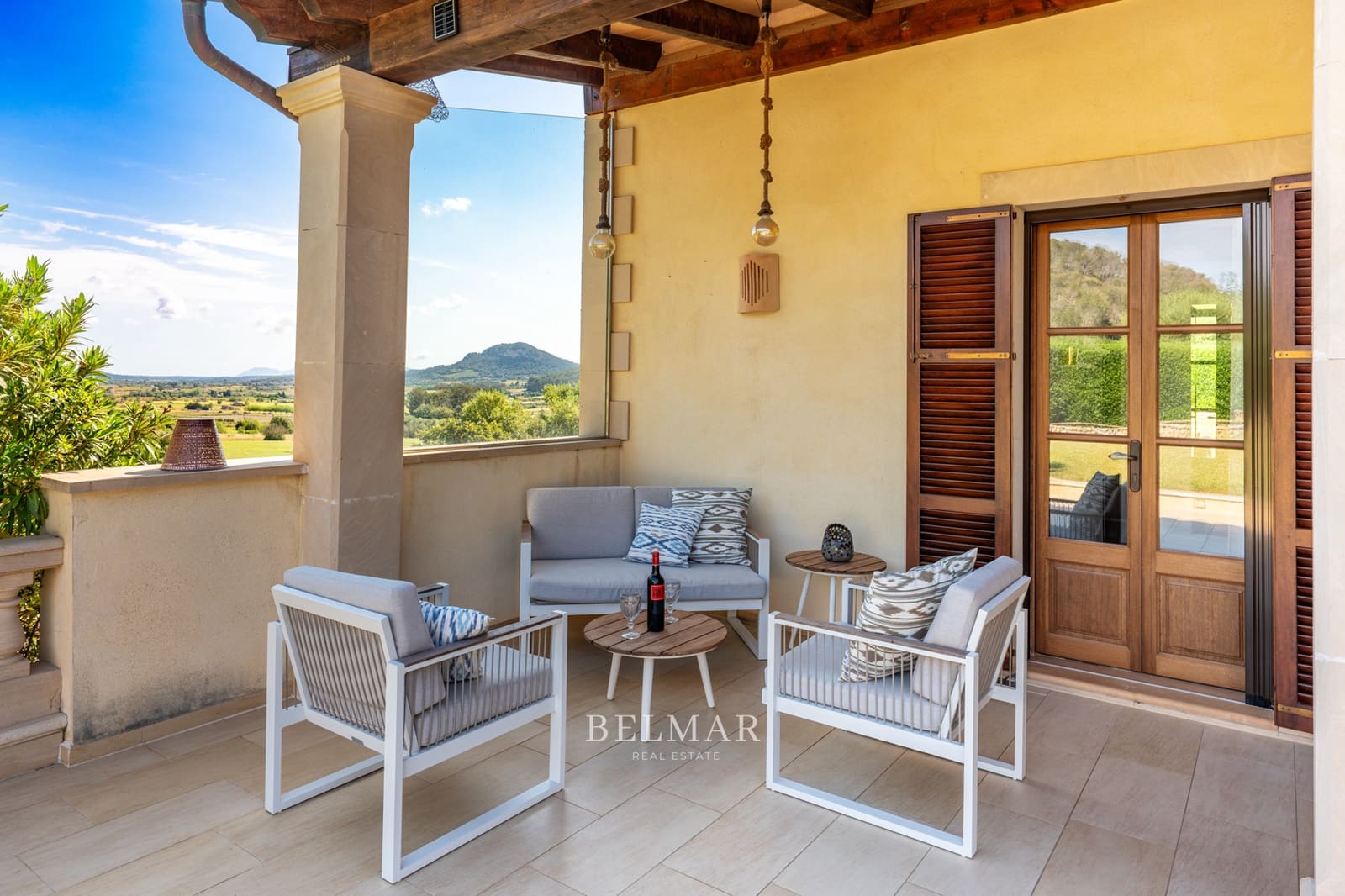 4 soveværelse Finca/Landehus til salg i Sineu med swimmingpool garage - € 1.850.000 (Ref: 8983543)