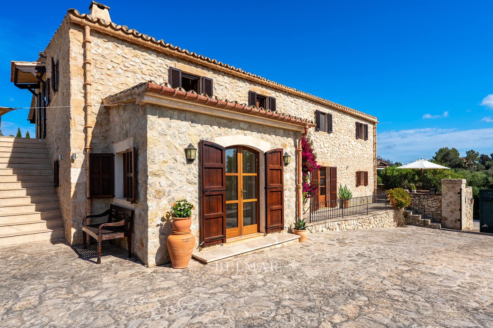 4 soveværelse Finca/Landehus til salg i Sineu med swimmingpool garage - € 1.850.000 (Ref: 8983543)