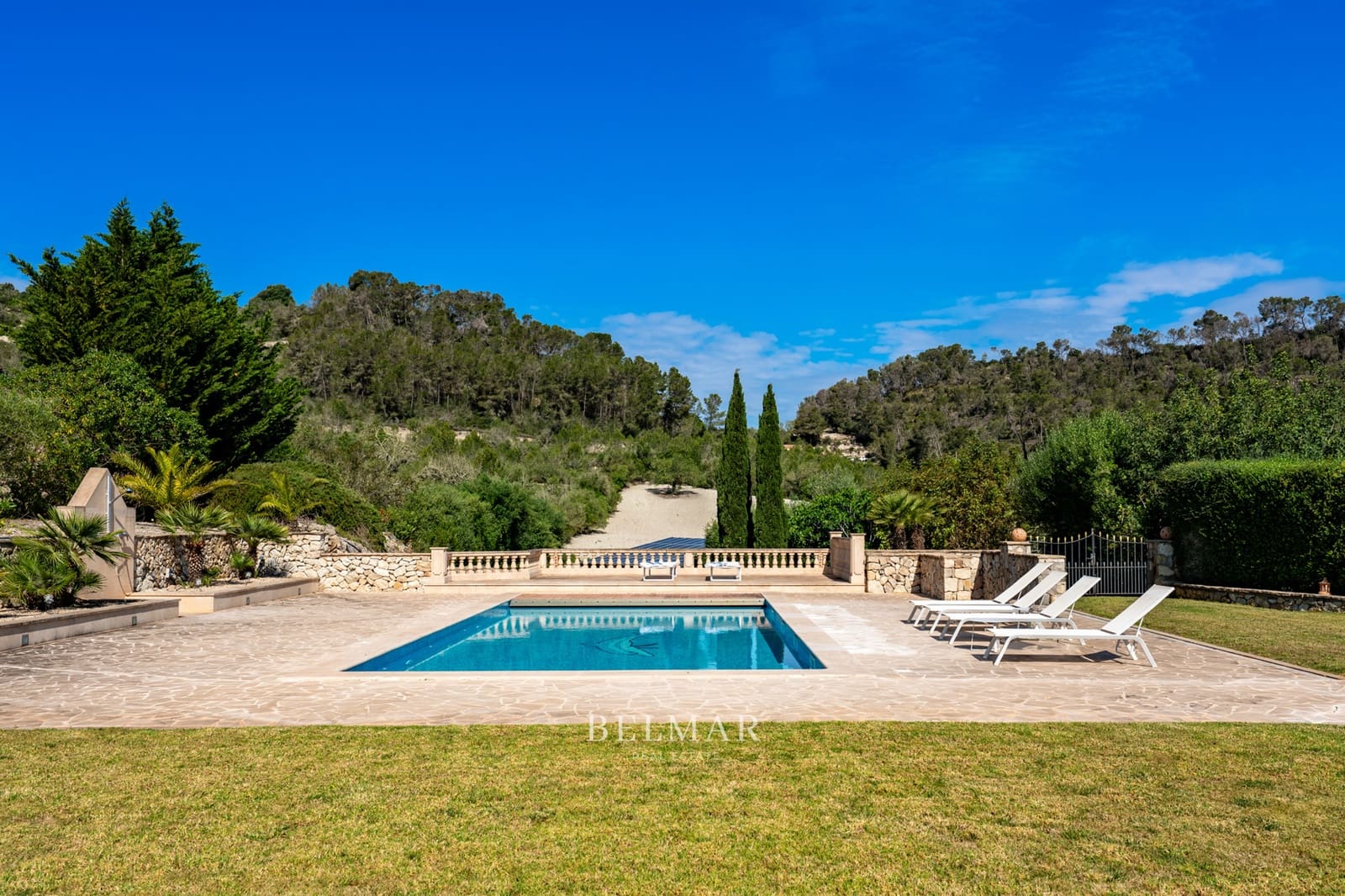 4 soveværelse Finca/Landehus til salg i Sineu med swimmingpool garage - € 1.850.000 (Ref: 8983543)