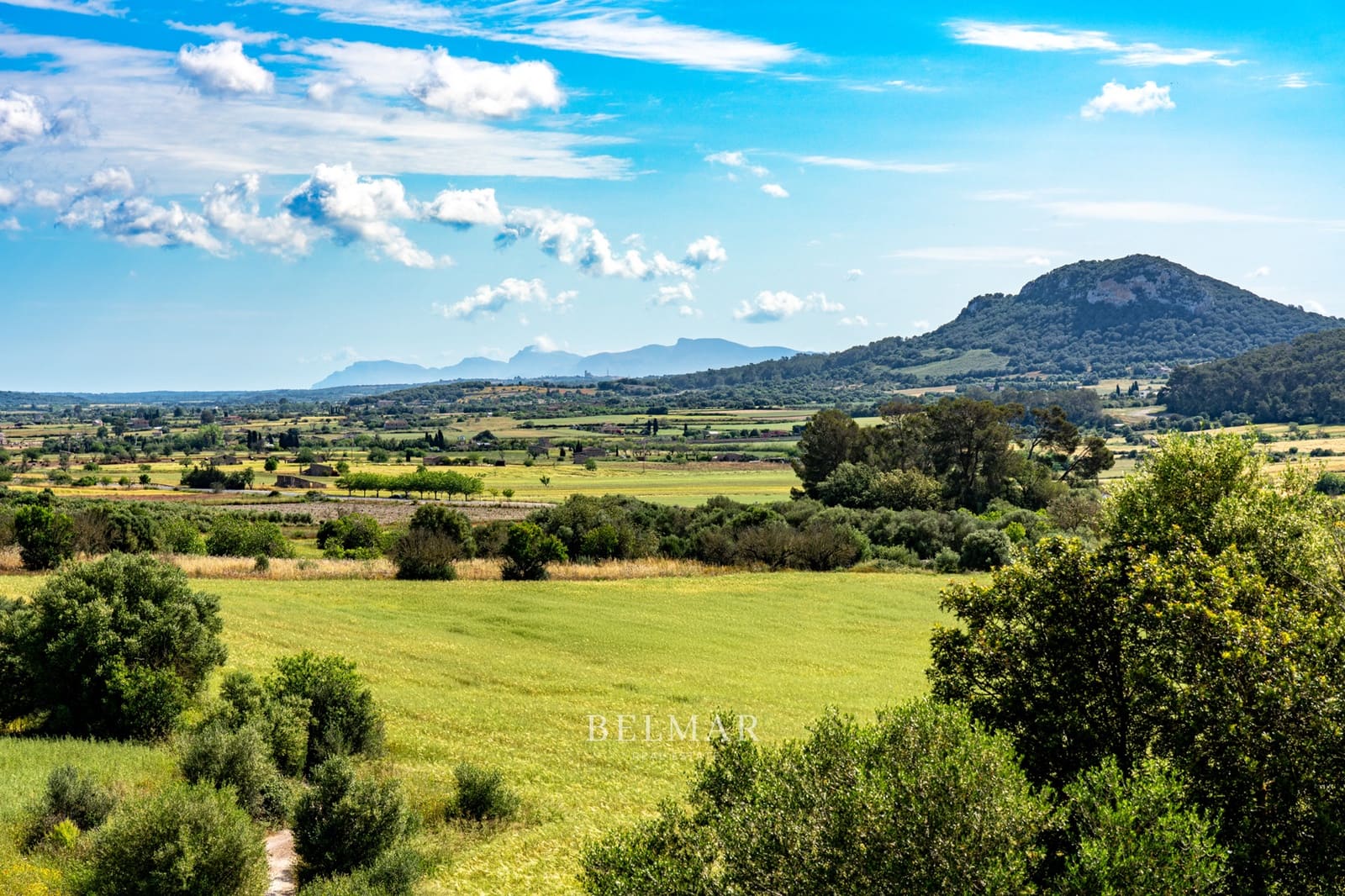 4 soveværelse Finca/Landehus til salg i Sineu med swimmingpool garage - € 1.850.000 (Ref: 8983543)