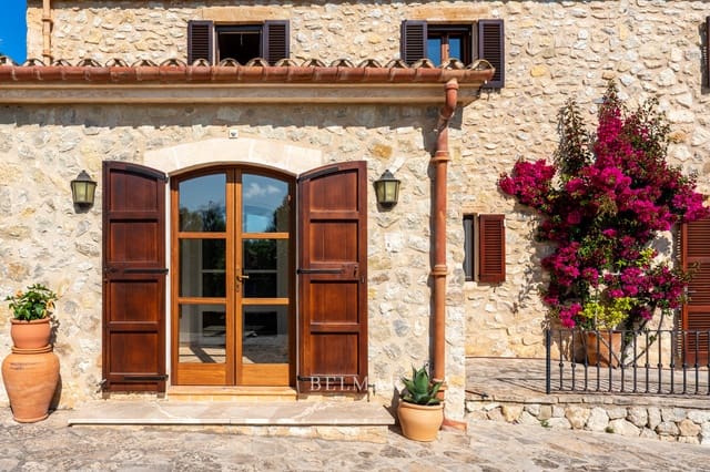 4 soveværelse Finca/Landehus til salg i Sineu med swimmingpool garage - € 1.850.000 (Ref: 8983543)