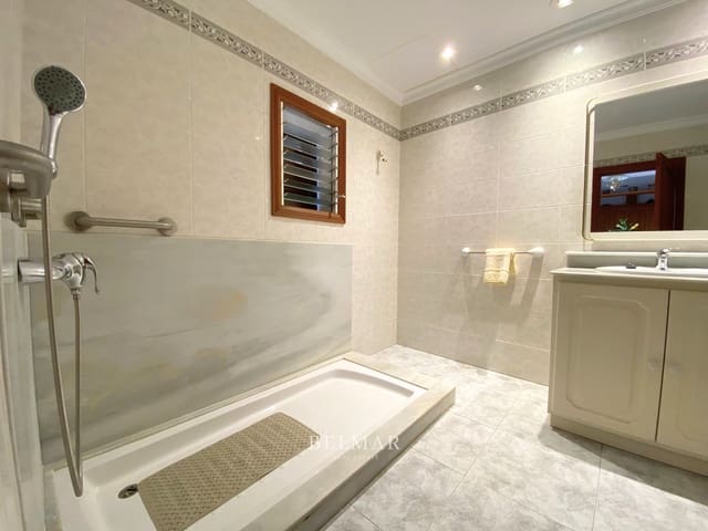 4 chambre Maison de Ville à vendre à Sant Llorenç des Cardassar avec garage - 850 000 € (Ref: 9593253)