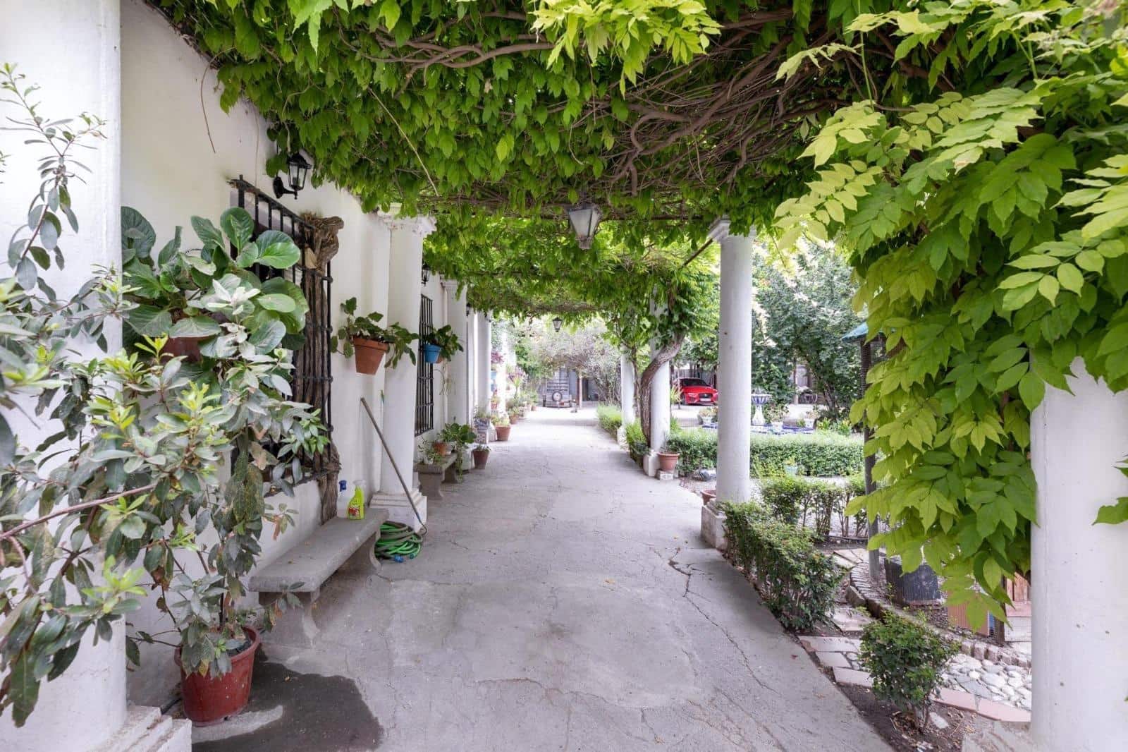 8 soveværelse Finca/Landehus til salg i Granada by med garage - € 895.000 (Ref: 9024925)