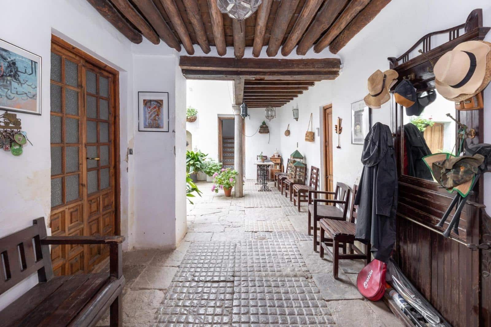 8 soveværelse Finca/Landehus til salg i Granada by med garage - € 895.000 (Ref: 9024925)