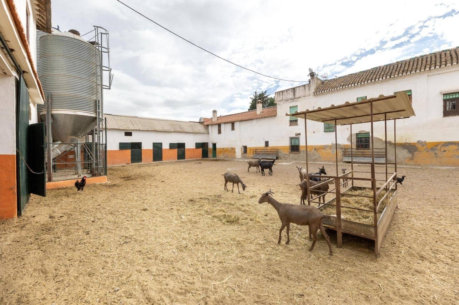 8 soveværelse Finca/Landehus til salg i Granada by med garage - € 895.000 (Ref: 9024925)