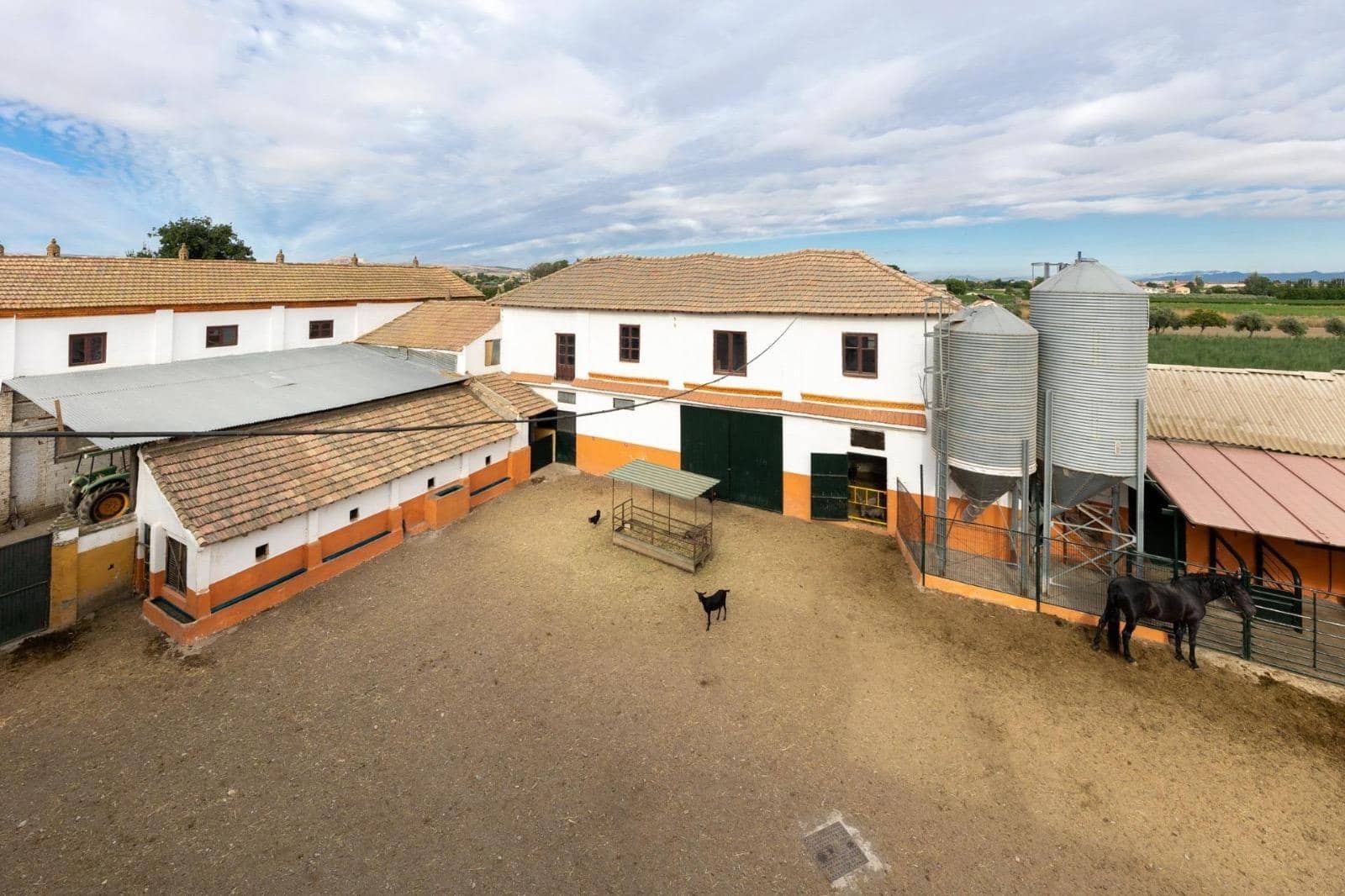 8 soveværelse Finca/Landehus til salg i Granada by med garage - € 895.000 (Ref: 9024925)