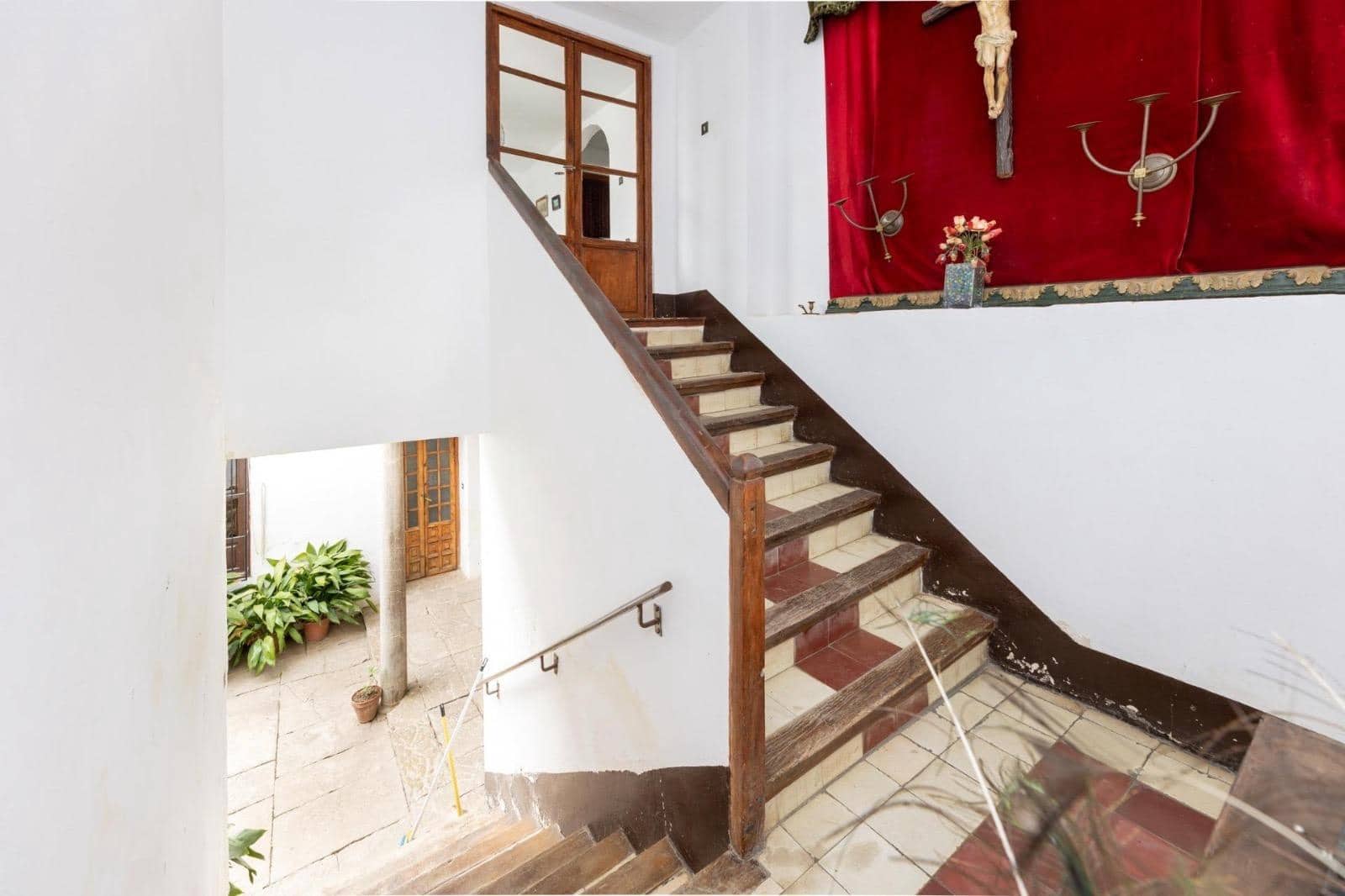8 soveværelse Finca/Landehus til salg i Granada by med garage - € 895.000 (Ref: 9024925)
