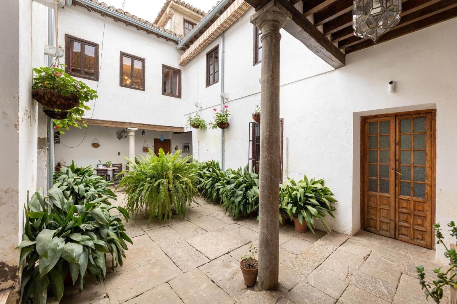 8 soveværelse Finca/Landehus til salg i Granada by med garage - € 895.000 (Ref: 9024925)